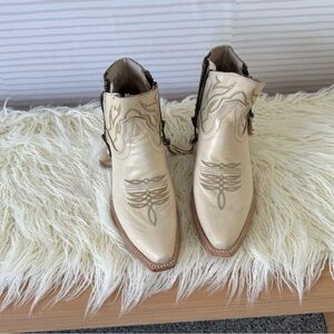 Elegant Cream Western Ankle Boots